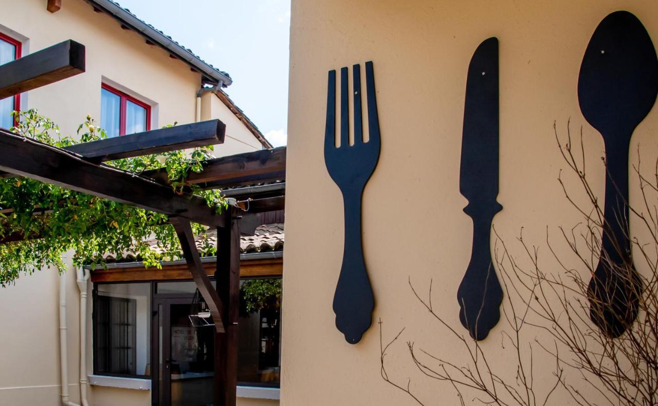 Hotel & Gastronomie - La Table De L'Europe Villeréal Exterior foto